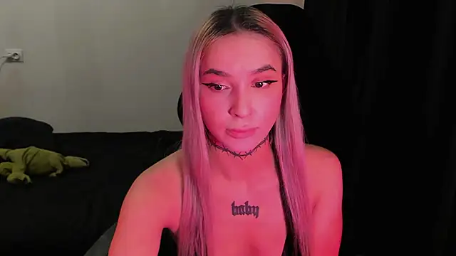 MilaAsh online show from February 16, 2026, 5:06 am