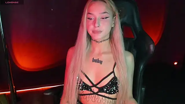 MilaAsh online show from September 29, 2025, 7:48 am