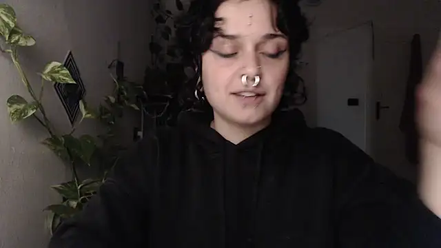 kinkyspirali online show from February 8, 2026, 7:00 pm