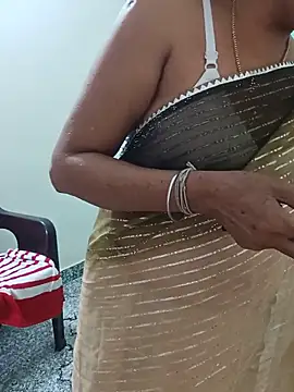 Snapshot of Saroj-Shah chatting on July 1, 2026, 3:29 am Saroj-Shah online show from July 1, 2026, 3:29 am
