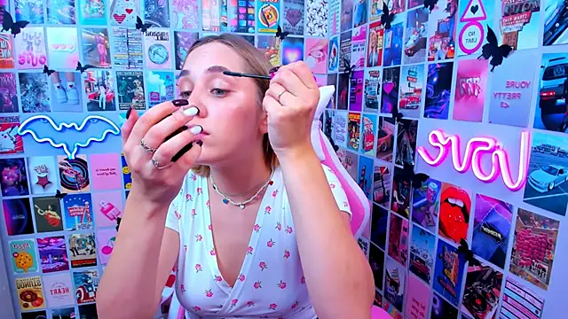 Snapshot of MiaMilas chatting on September 30, 2025, 5:30 pm MiaMilas online show from September 30, 2025, 5:30 pm