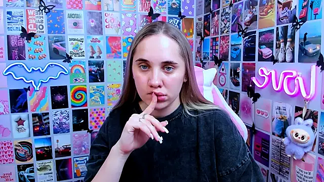 MiaMilas online show from March 24, 2026, 3:34 pm