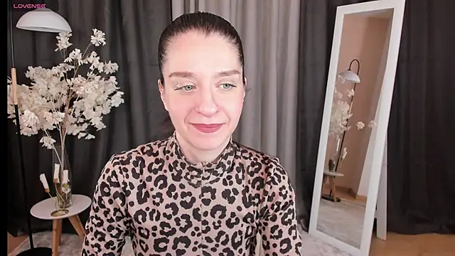 helentasty online show from March 19, 2025, 2:05 am