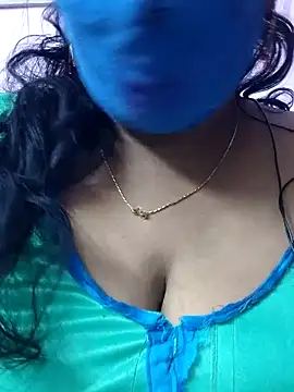 mallu-sumi online show from November 23, 2025, 5:01 pm