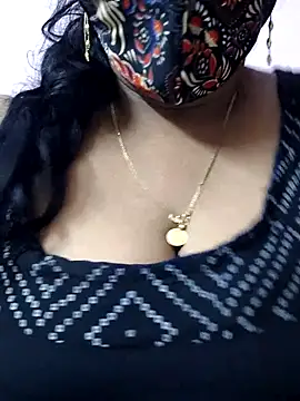 mallu-sumi online show from April 19, 2026, 5:14 pm