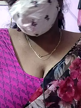 mallu-sumi online show from November 3, 2025, 6:22 pm