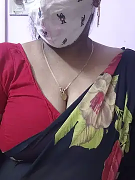 Snapshot of mallu-sumi chatting on July 21, 2026, 9:27 pm mallu-sumi online show from July 21, 2026, 9:27 pm