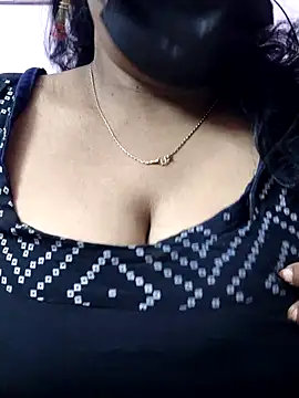 mallu-sumi online show from November 9, 2025, 7:18 pm