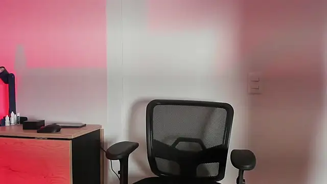 pablo-rincon95 online show from February 14, 2025, 11:10 am