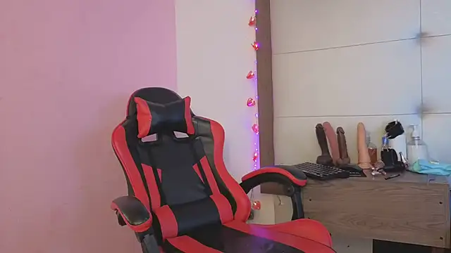 Alisson Freckles online show from March 5, 2026, 4:31 am