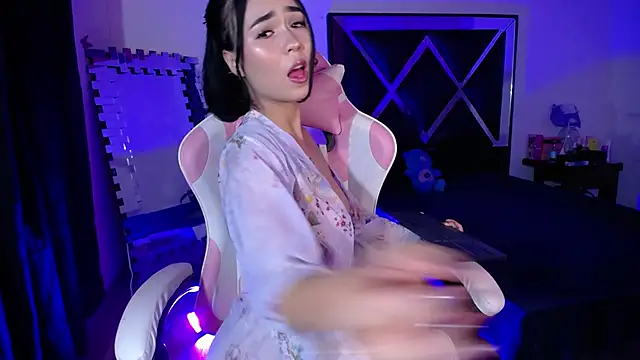 Snapshot of merlin-18 chatting on November 28, 2025, 4:56 am merlin-18 online show from November 28, 2025, 4:56 am