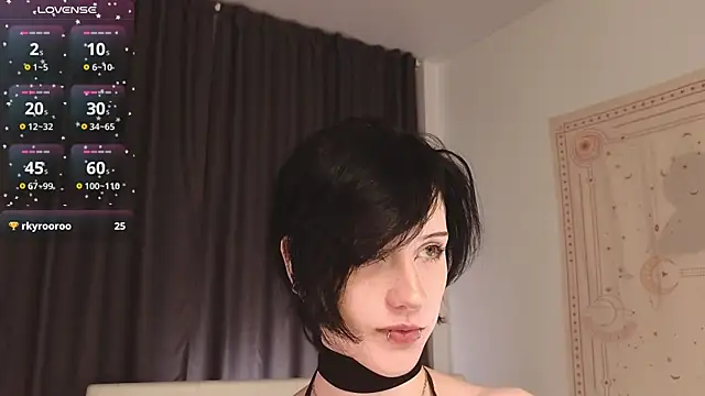 dark vamp  online show from November 7, 2025, 1:04 pm