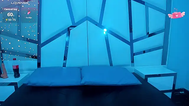 Lucy White   online show from December 19, 2025, 8:00 pm