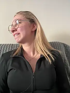 Kitty Katrine online show from March 24, 2026, 1:44 pm