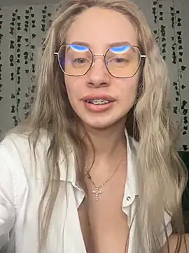 Snapshot of Kitty_Katrine chatting on February 21, 2025, 2:06 pm Kitty Katrine online show from February 21, 2025, 2:06 pm