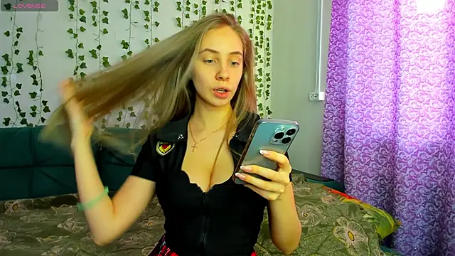 Snapshot of Kitty_Katrine chatting on February 18, 2025, 11:00 am Kitty Katrine online show from February 18, 2025, 11:00 am