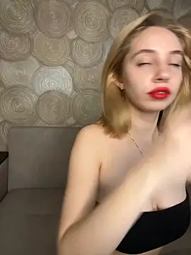 Snapshot of Kitty_Katrine chatting on November 4, 2025, 2:21 pm Kitty Katrine online show from November 4, 2025, 2:21 pm