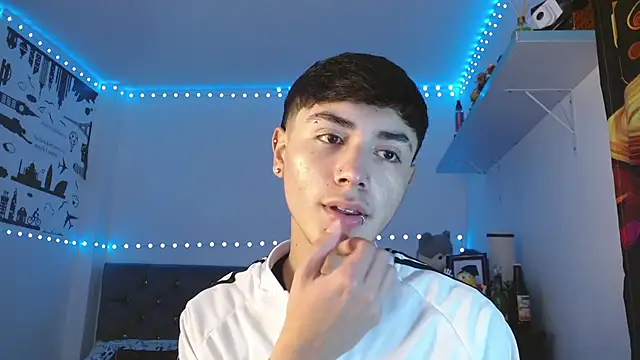 Snapshot of Im_juanda chatting on December 9, 2024, 5:19 pm Im juanda online show from December 9, 2024, 5:19 pm