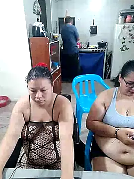 Snapshot of ZuriandAlex chatting on March 22, 2025, 9:13 am ZuriandAlex online show from March 22, 2025, 9:13 am