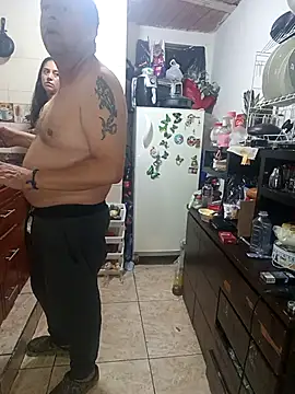 Snapshot of ZuriandAlex chatting on October 4, 2025, 12:45 am ZuriandAlex online show from October 4, 2025, 12:45 am