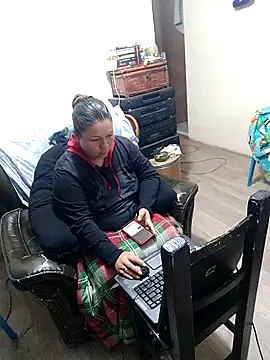 Snapshot of ZuriandAlex chatting on March 8, 2025, 10:22 am ZuriandAlex online show from March 8, 2025, 10:22 am