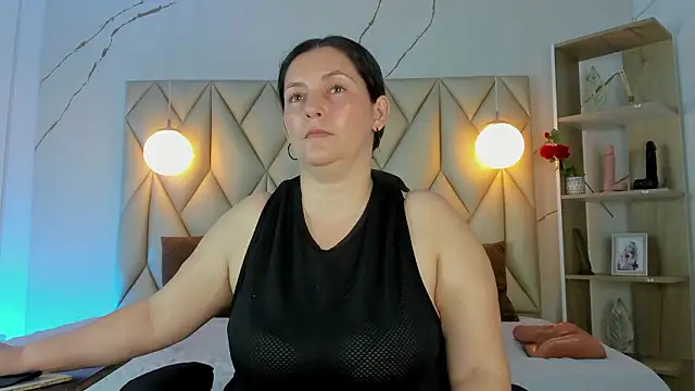 angelswets online show from February 7, 2026, 1:52 pm