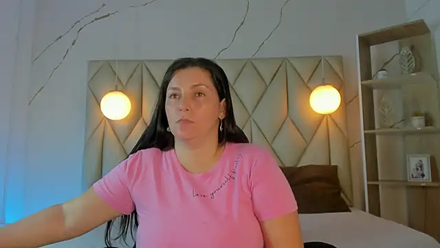 angelswets online show from December 2, 2025, 1:46 pm