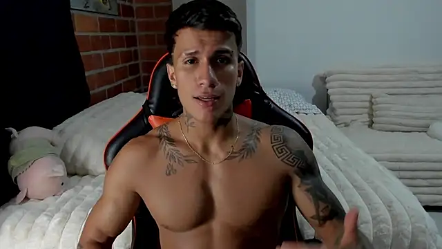 pettergrey1 online show from November 11, 2025, 11:09 pm