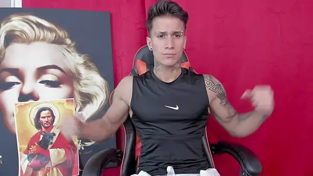 pettergrey1 online show from March 18, 2025, 10:48 pm