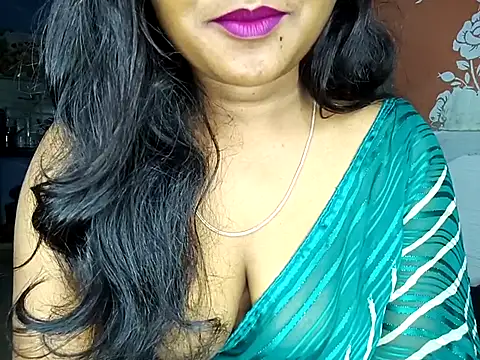 Snapshot of Muktha chatting on October 7, 2025, 5:47 pm Muktha online show from October 7, 2025, 5:47 pm