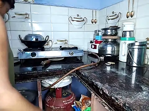 Snapshot of Muktha chatting on September 11, 2025, 3:12 pm Muktha online show from September 11, 2025, 3:12 pm