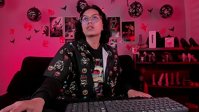 Snapshot of lilith-deveraux chatting on November 24, 2025, 3:28 am lilith-deveraux online show from November 24, 2025, 3:28 am