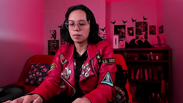 Snapshot of lilith-deveraux chatting on December 3, 2025, 1:32 pm lilith-deveraux online show from December 3, 2025, 1:32 pm