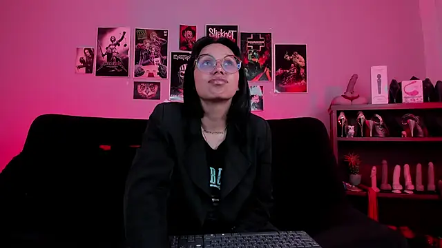 Snapshot of lilith-deveraux chatting on October 30, 2025, 4:04 pm lilith-deveraux online show from October 30, 2025, 4:04 pm