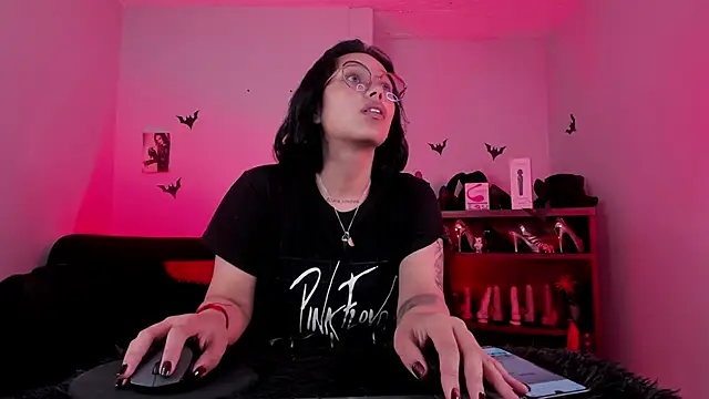 Snapshot of lilith-deveraux chatting on November 27, 2025, 1:11 pm lilith-deveraux online show from November 27, 2025, 1:11 pm