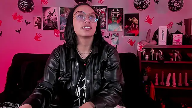 Snapshot of lilith-deveraux chatting on November 21, 2025, 4:39 pm lilith-deveraux online show from November 21, 2025, 4:39 pm