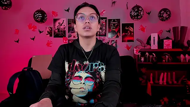 Snapshot of lilith-deveraux chatting on November 19, 2025, 2:39 pm lilith-deveraux online show from November 19, 2025, 2:39 pm