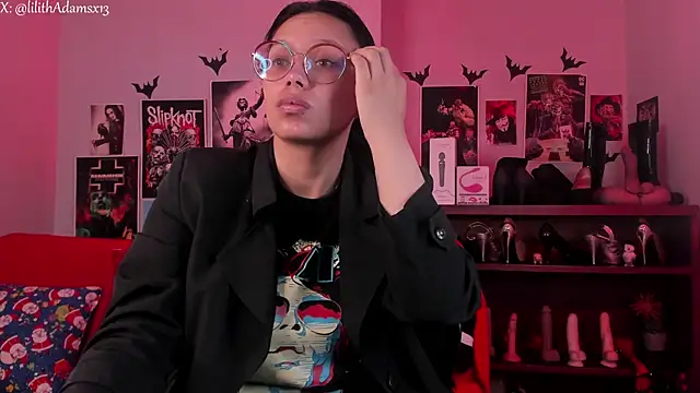 Snapshot of lilith-deveraux chatting on December 15, 2025, 2:01 pm lilith-deveraux online show from December 15, 2025, 2:01 pm