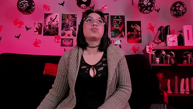 Snapshot of lilith-deveraux chatting on November 6, 2025, 5:28 pm lilith-deveraux online show from November 6, 2025, 5:28 pm