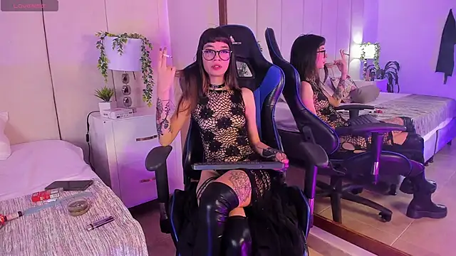 dayanne07 online show from November 26, 2025, 10:32 pm