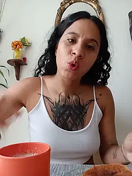 Karii-R online show from May 15, 2026, 2:04 pm