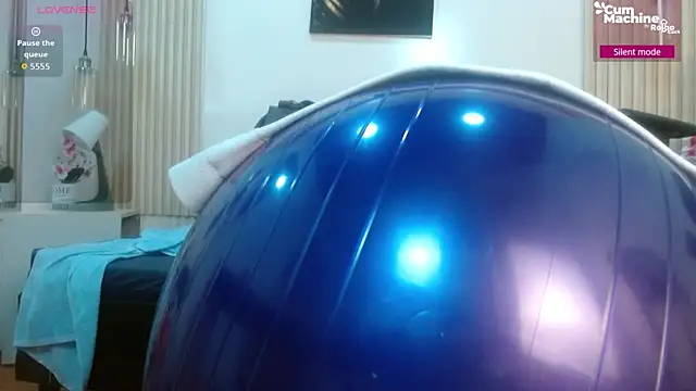 Snapshot of virtual_charm chatting on November 15, 2025, 12:31 pm virtual charm online show from November 15, 2025, 12:31 pm