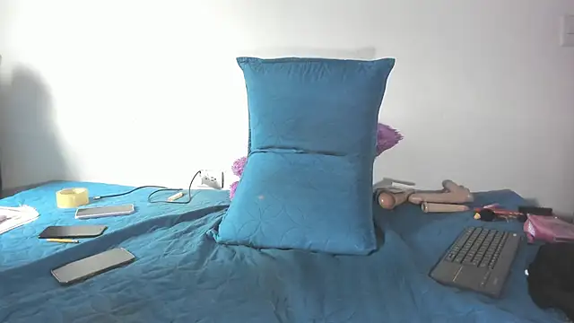 Arantza Hill online show from September 26, 2025, 8:05 pm