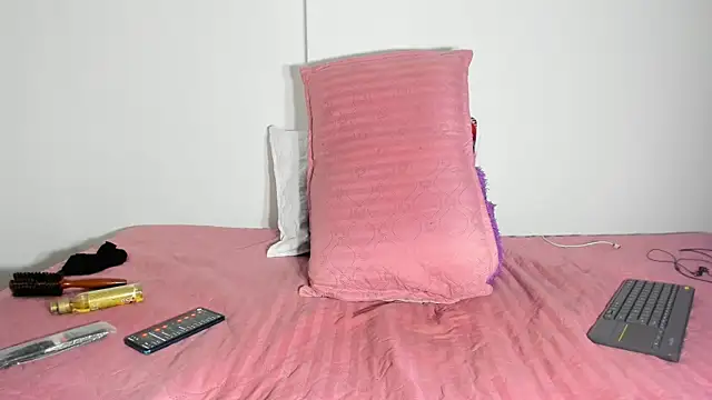 Snapshot of Arantza_Hill chatting on December 20, 2025, 1:19 am Arantza Hill online show from December 20, 2025, 1:19 am