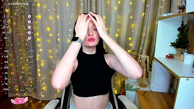 Fairyy Moon online show from January 9, 2025, 12:09 pm