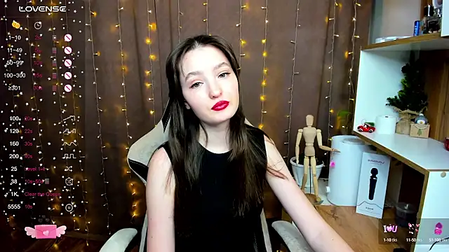 Fairyy Moon online show from December 30, 2024, 3:12 pm