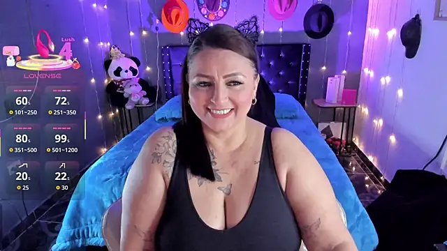 Ivonnee   online show from December 18, 2025, 12:05 am