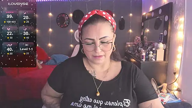 Snapshot of Ivonnee__ chatting on February 26, 2025, 6:40 am Ivonnee   online show from February 26, 2025, 6:40 am