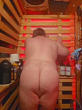 Snapshot of alienbunny chatting on October 27, 2025, 4:02 am alienbunny online show from October 27, 2025, 4:02 am