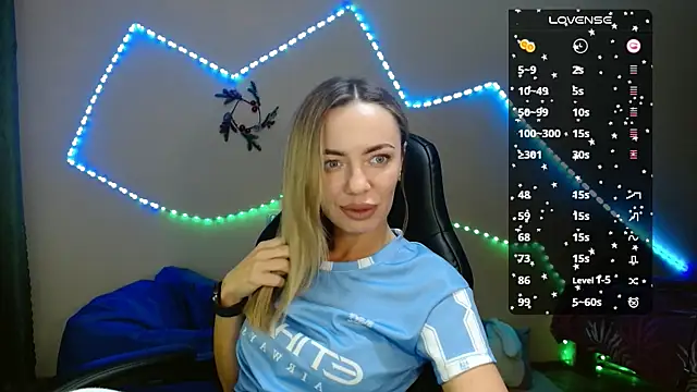 Snapshot of Daria_Spring chatting on February 11, 2025, 7:05 pm Daria Spring online show from February 11, 2025, 7:05 pm